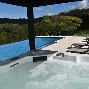 Springs 4*, Mapleton Australia
